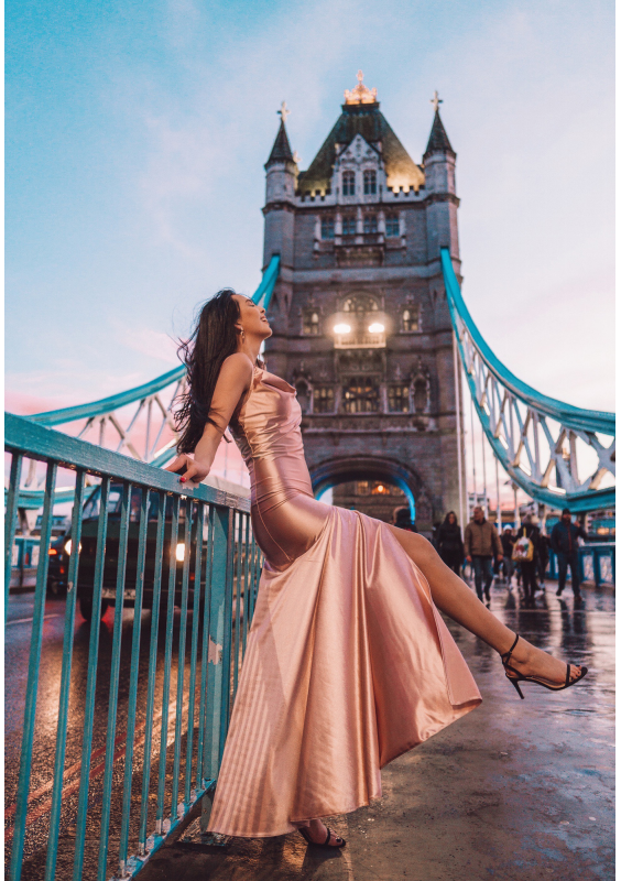 Sukienka maxi z satyny Pudrowy róż