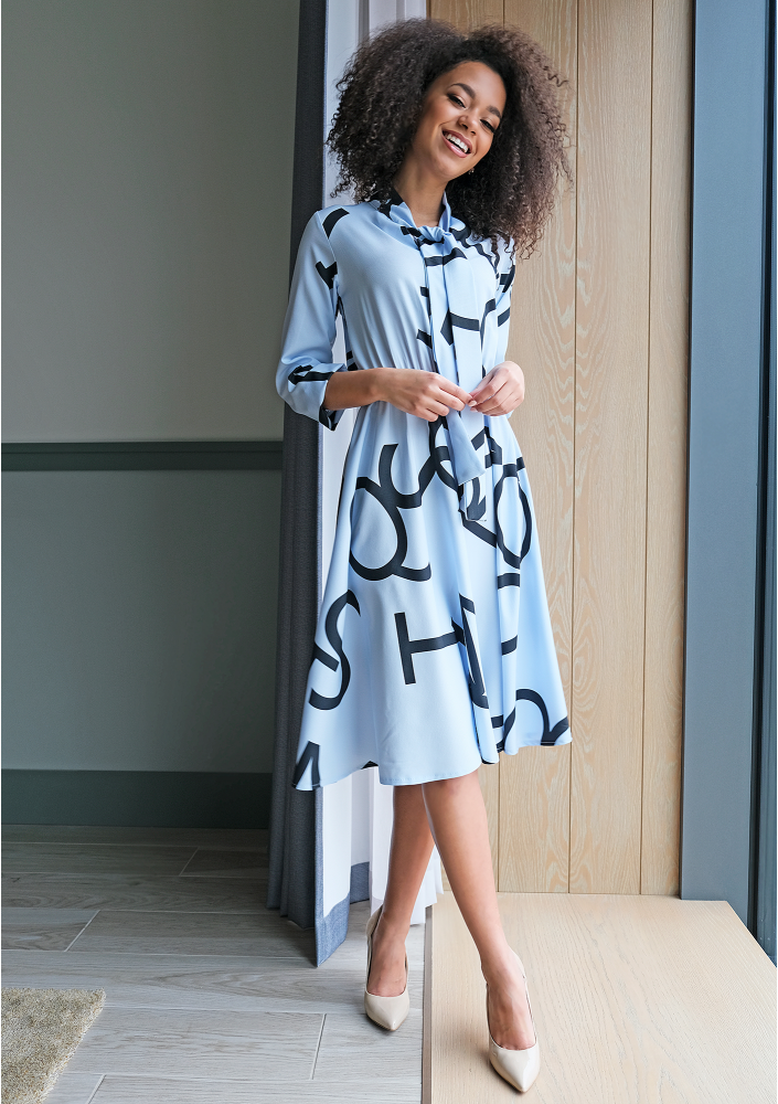 Sukienka midi z wiązaniem Print Błękitna