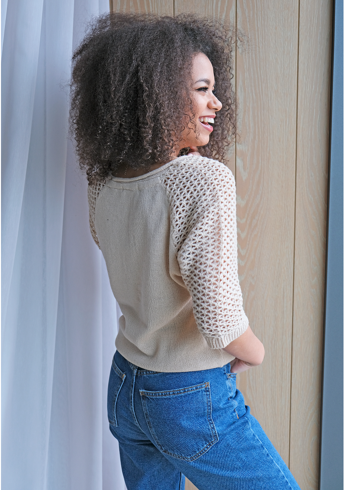 sweter z siatkowym rękawem A50