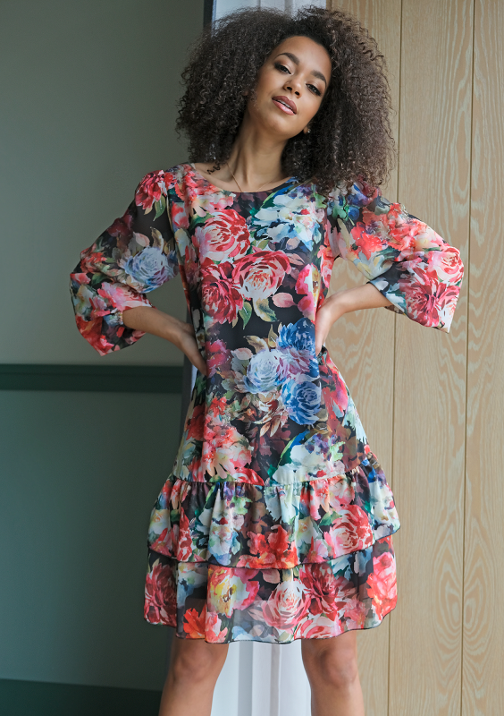 Sukienka z falbaną w kwiaty Chifon Czarna