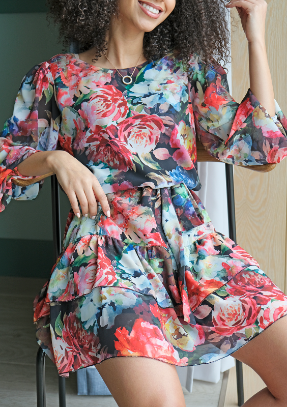 Sukienka z falbaną w kwiaty Chifon Czarna