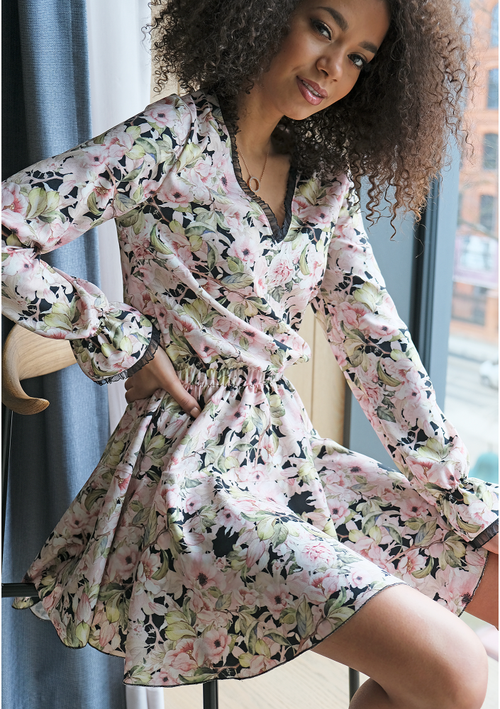 Krótka sukienka spring flower Czarna