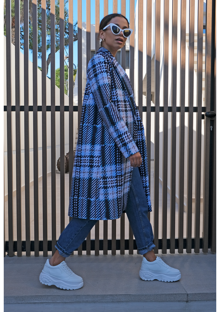 Płaszcz z flauszu drukowany w Kratę błękitny