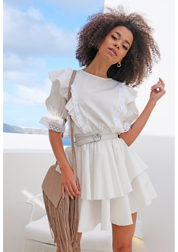 Sukienka z popeliny z falbanami i koronką Biała