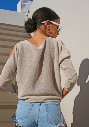 Sweter z bawełny z pęknięciami na ramionach Beżowy