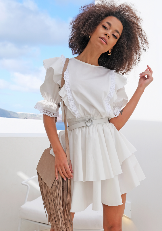 Sukienka z popeliny z falbanami i koronką Biała