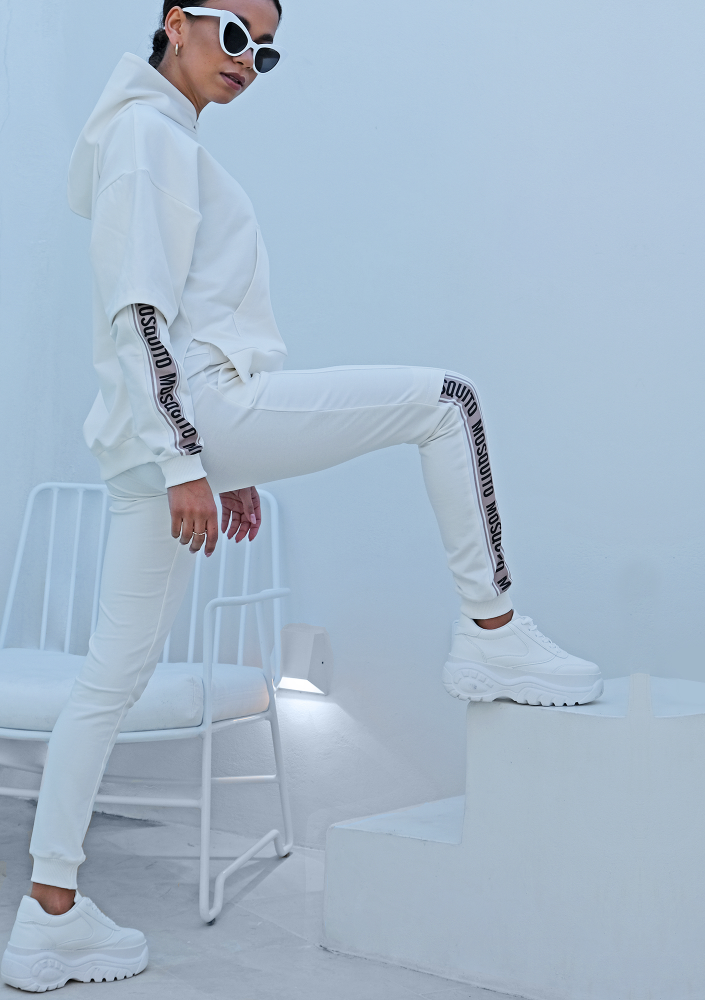 Kremowa bluza z lampasem logo ILM