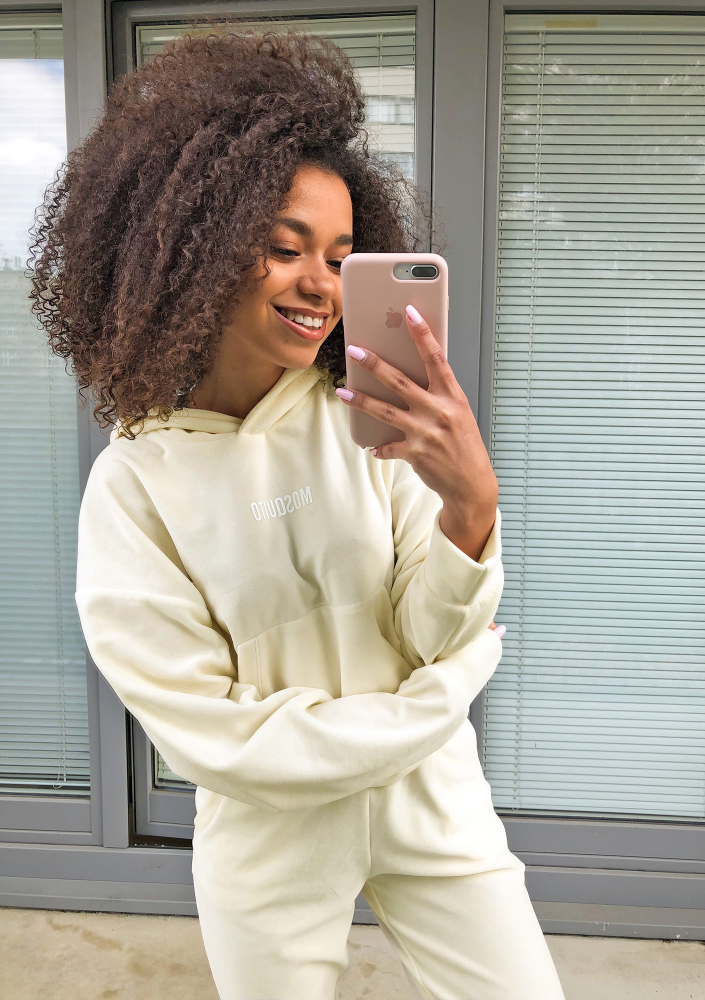 bluza welur z kapturem 4