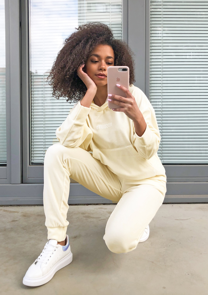 bluza welur z kapturem 4