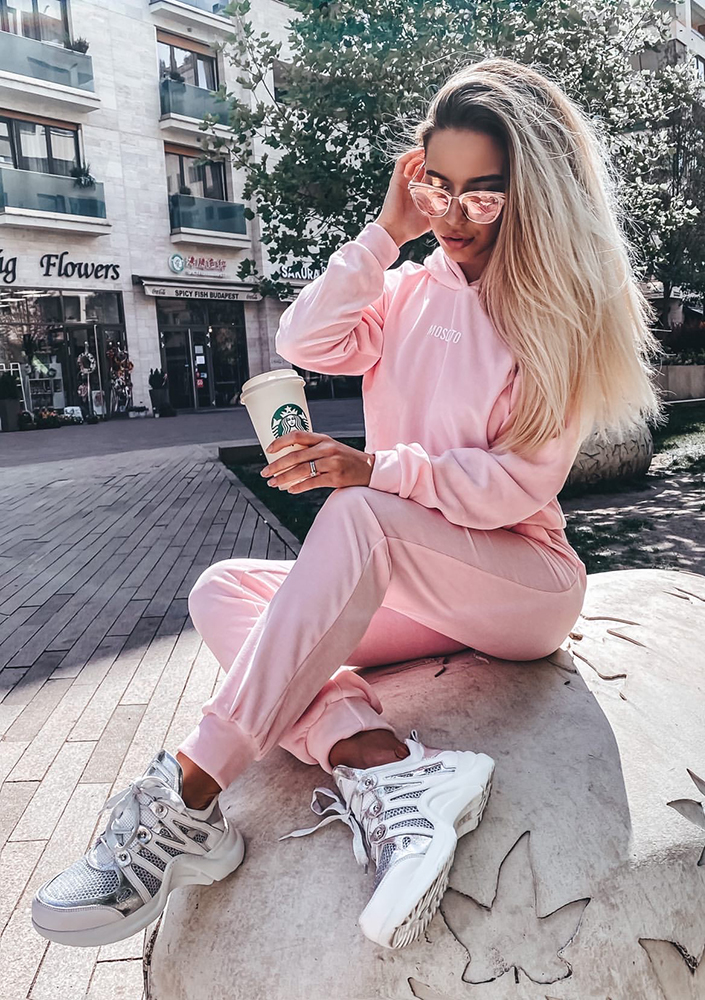 Welurowe spodnie w kolorze Pink ILM