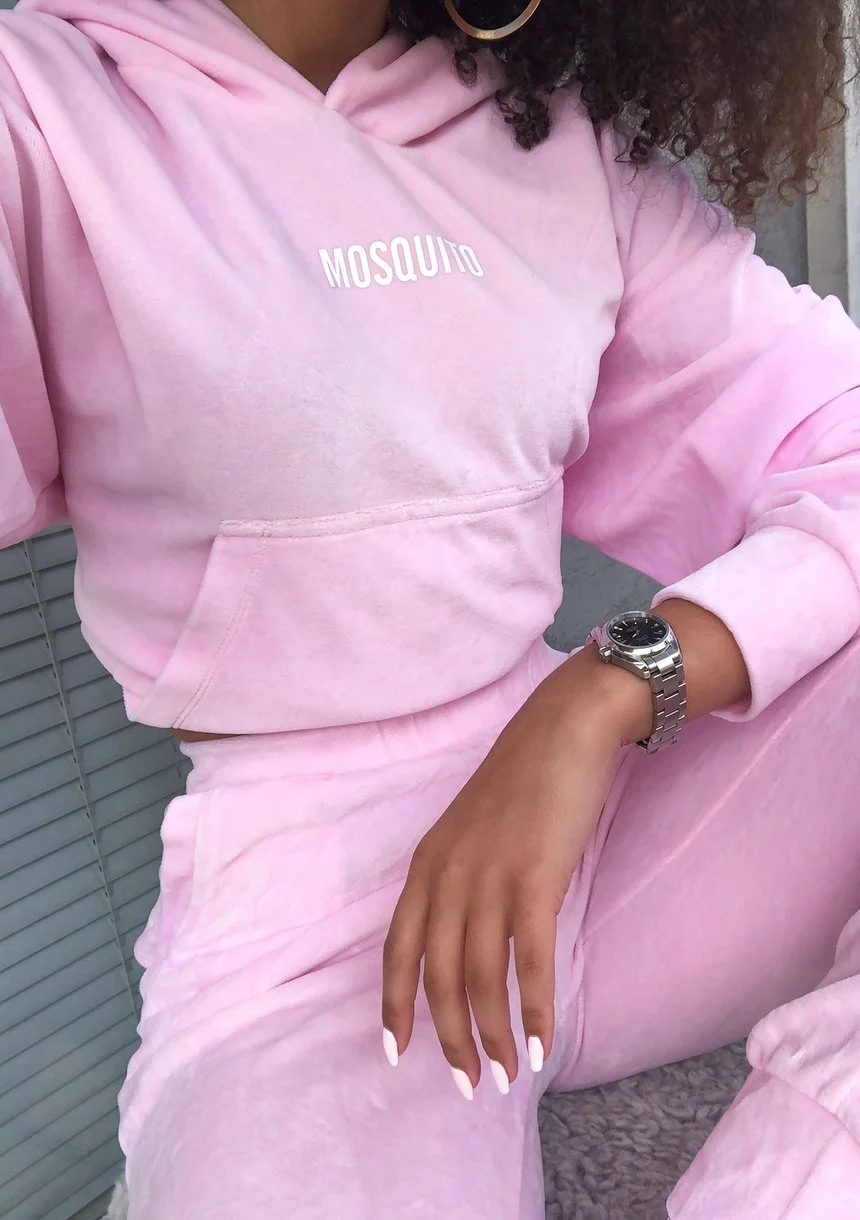 Welurowa bluza z kapturem w kolorze Pink ILM
