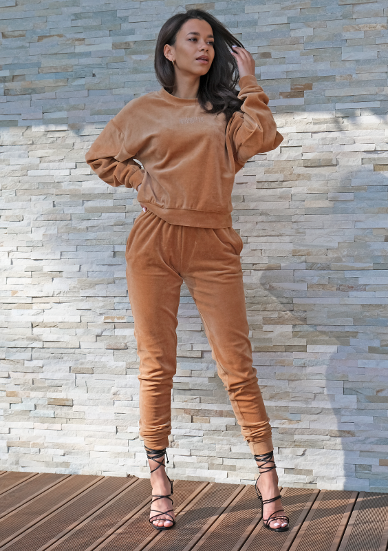 Bluza z weluru z haftowanym logo Miodowa ILM