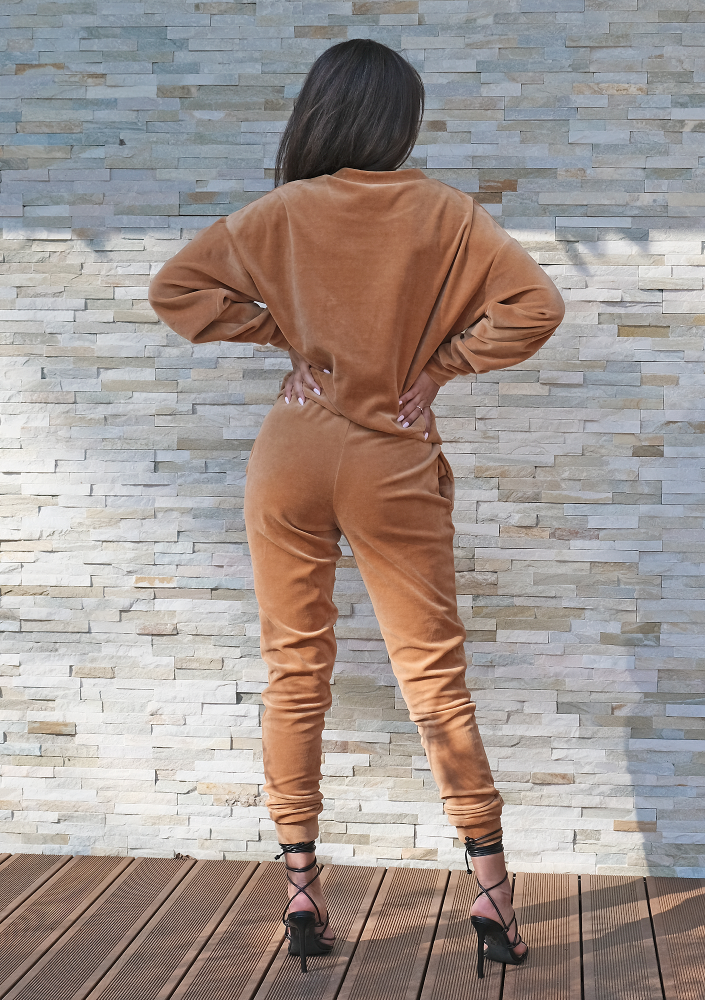 Bluza z weluru z haftowanym logo Miodowa ILM