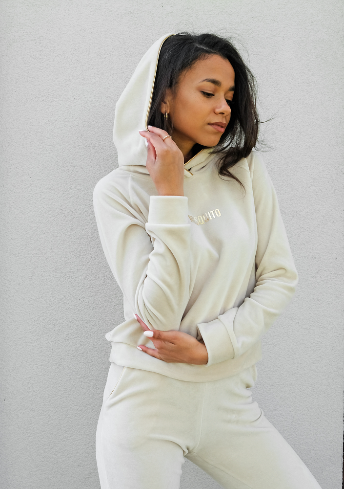 Bluza velvet z kapturem i złotymi detalami Beżowa