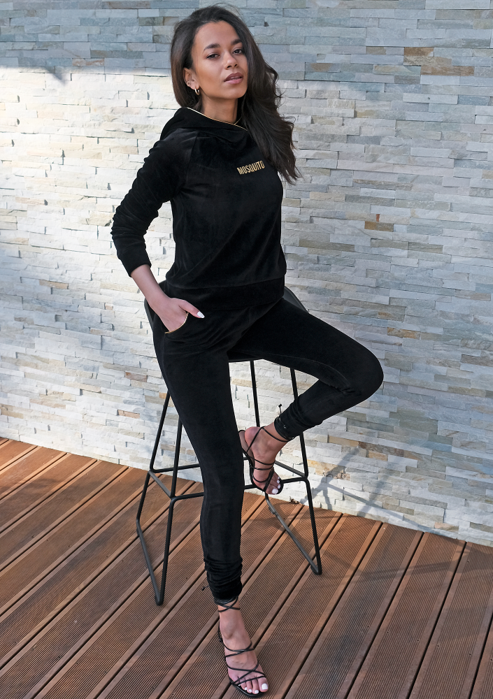 Bluza velvet  z kapturem i złotymi detalami Czarna