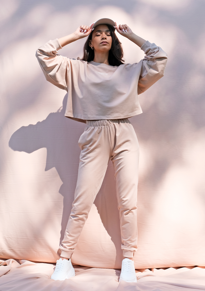 Bluza o luźnym kroju z haftowanym logo warm taupe ILM