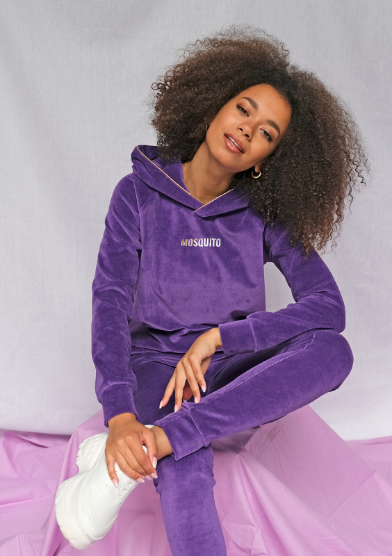 Bluza velvet z kapturem i złotymi detalami Fioletowa