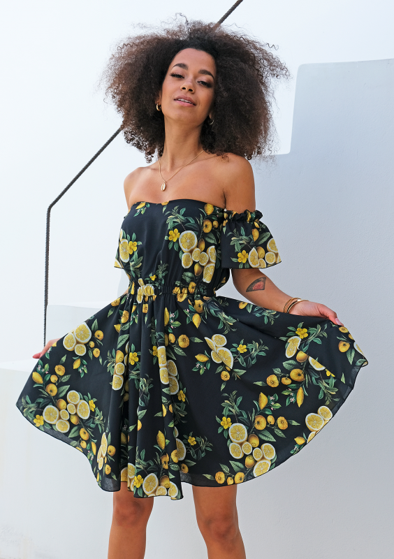 Rozkloszowana sukienka w cytryny