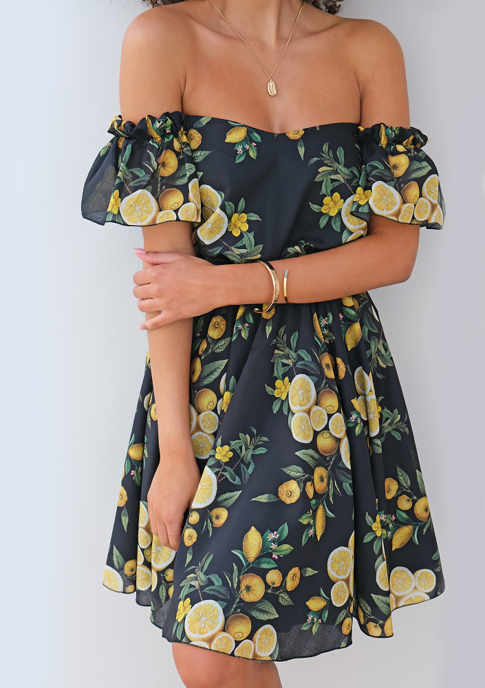 Rozkloszowana sukienka w cytryny