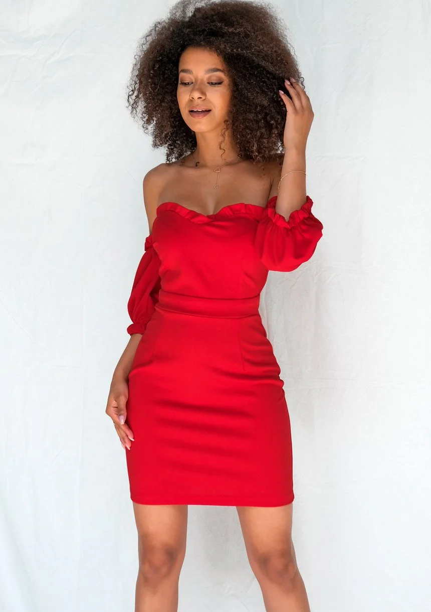 Dopasowana sukienka z gorsetową górą czerwona