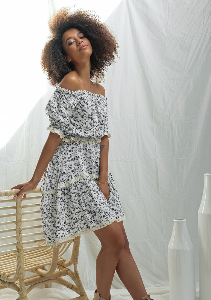 Top z wiskozy z koronką kremowy