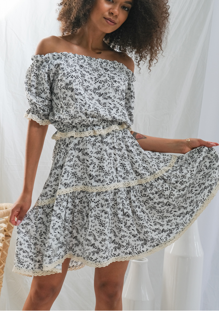 Top z wiskozy z koronką kremowy