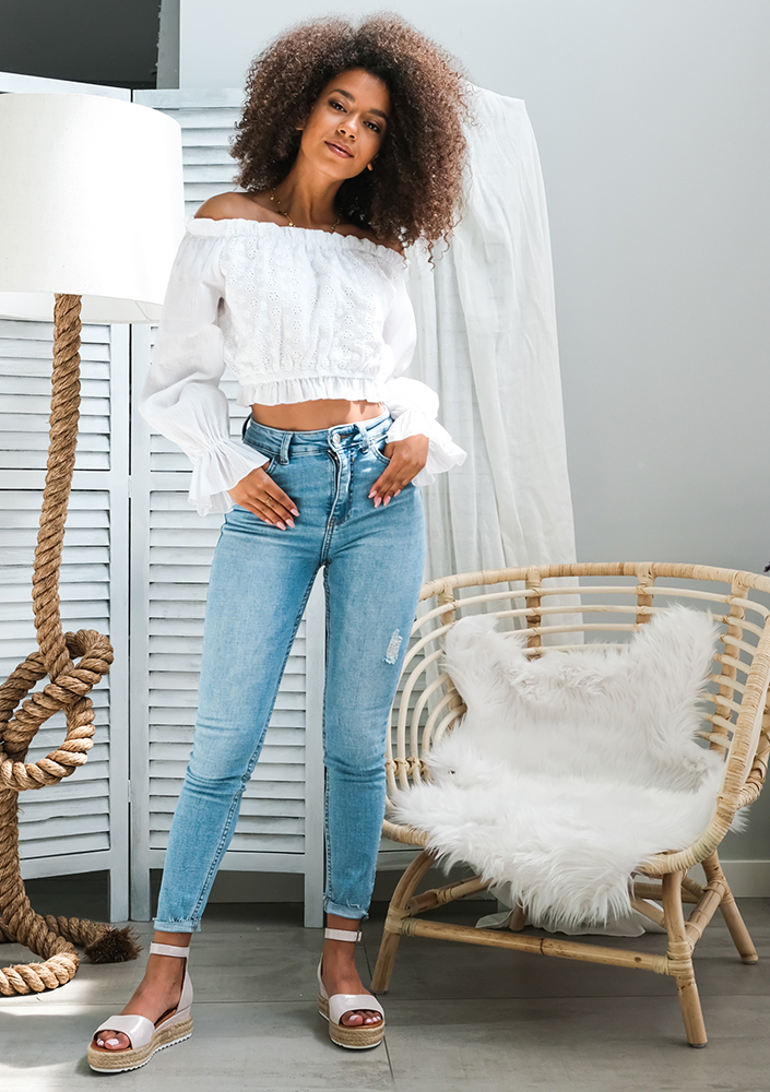 Top z ażurowej popeliny biały