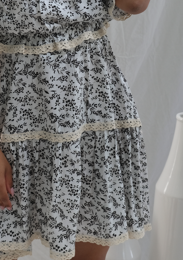 Top z wiskozy z koronką kremowy