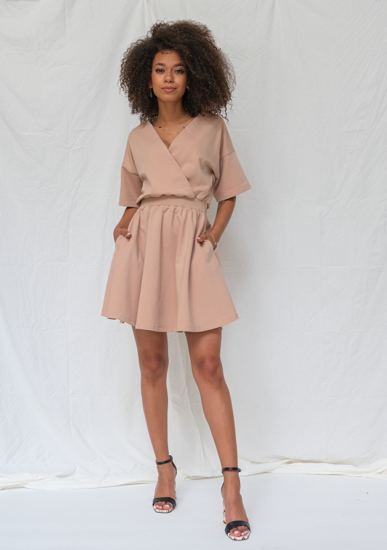 Kopertowa sukienka z jerseyu Taupe