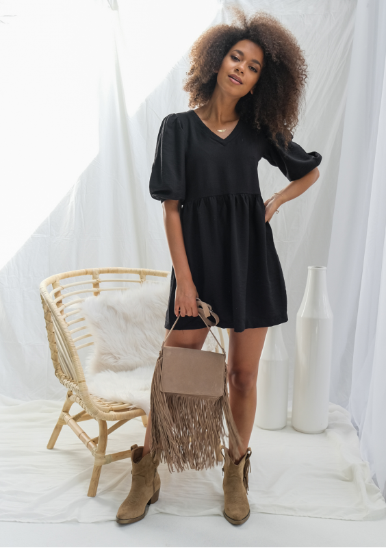 Sukienka z kreskowanej tkaniny Czarna