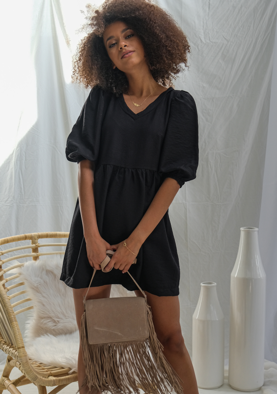 Sukienka z kreskowanej tkaniny Czarna