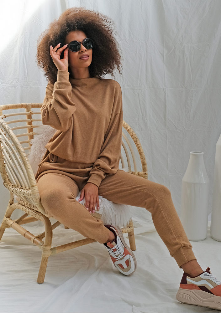 Miodowe spodnie z dzianiny sweterkowej ILM