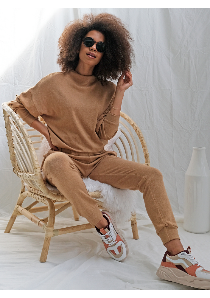 Miodowe spodnie z dzianiny sweterkowej ILM