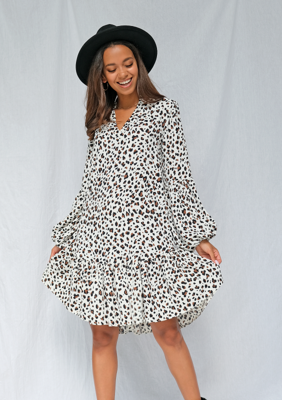 Sukienka w cętki biała