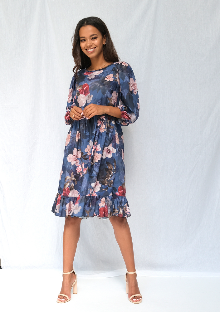 Jesienna sukienka z szerokim rękawem w kwiaty navy
