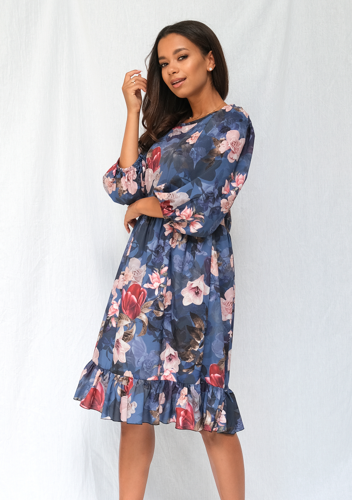 Jesienna sukienka z szerokim rękawem w kwiaty navy