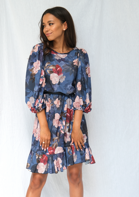 Jesienna sukienka z szerokim rękawem w kwiaty navy