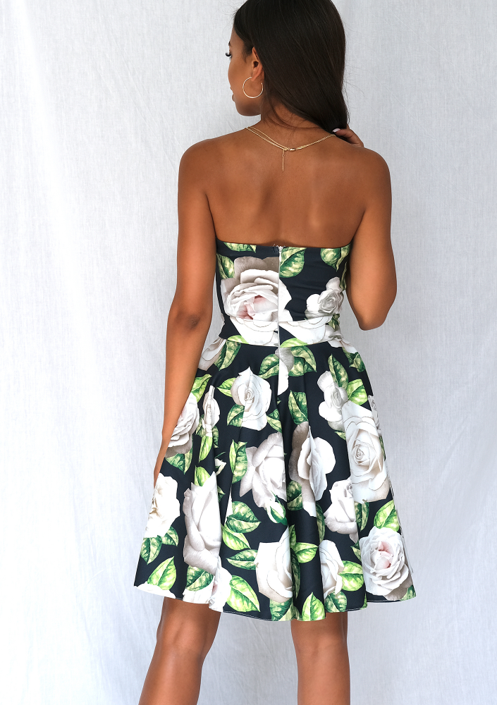 Gorsetowa sukienka w róże white