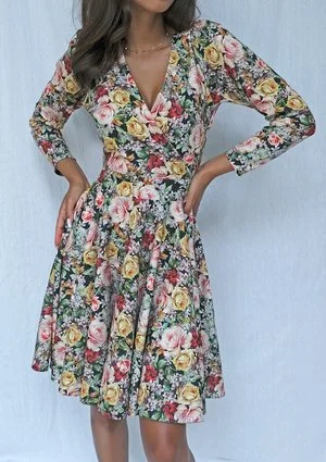 Kopertowa sukienka z długim rękawem flowers print