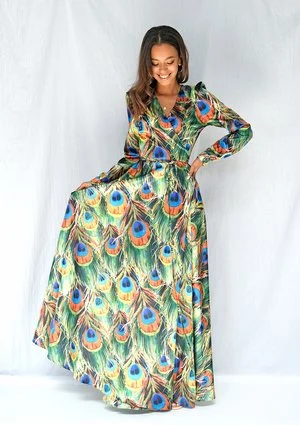 Kopertowa satynowa sukienka maxi w pawie pióra