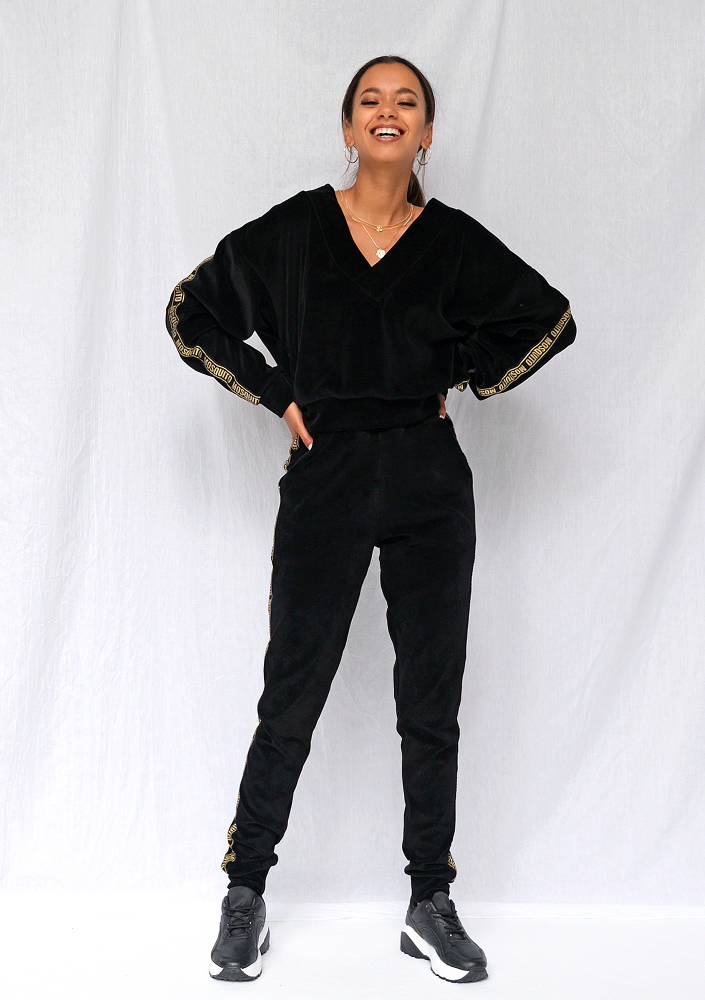 Bluza z weluru dekolt v gold logo stripe Czarna