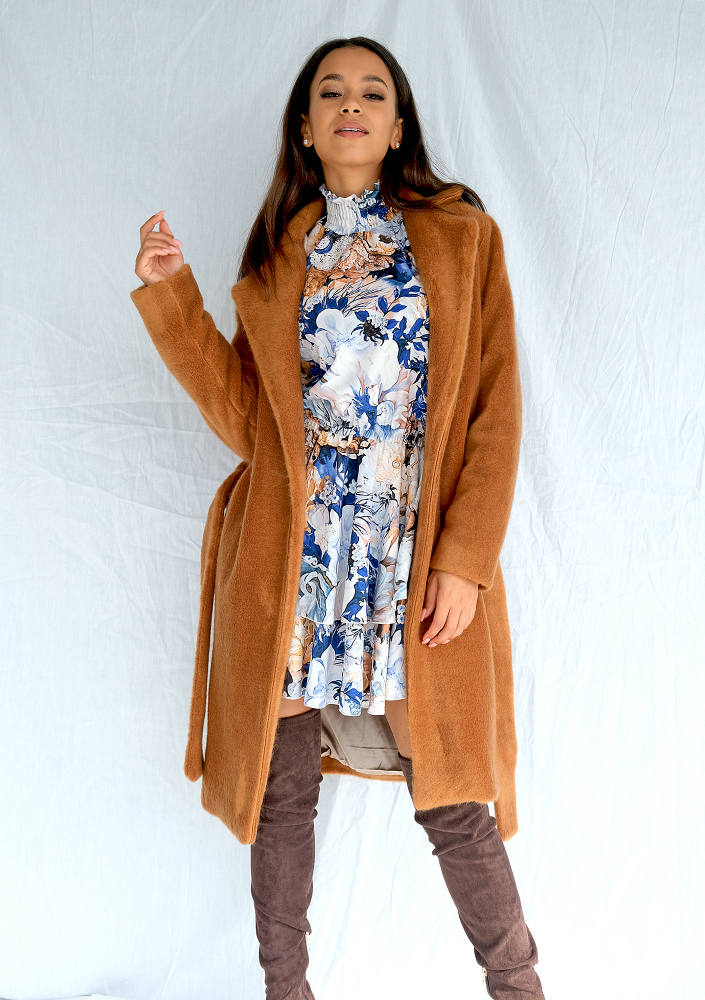 Klasyczny płaszcz wiązany w talii Miodowy