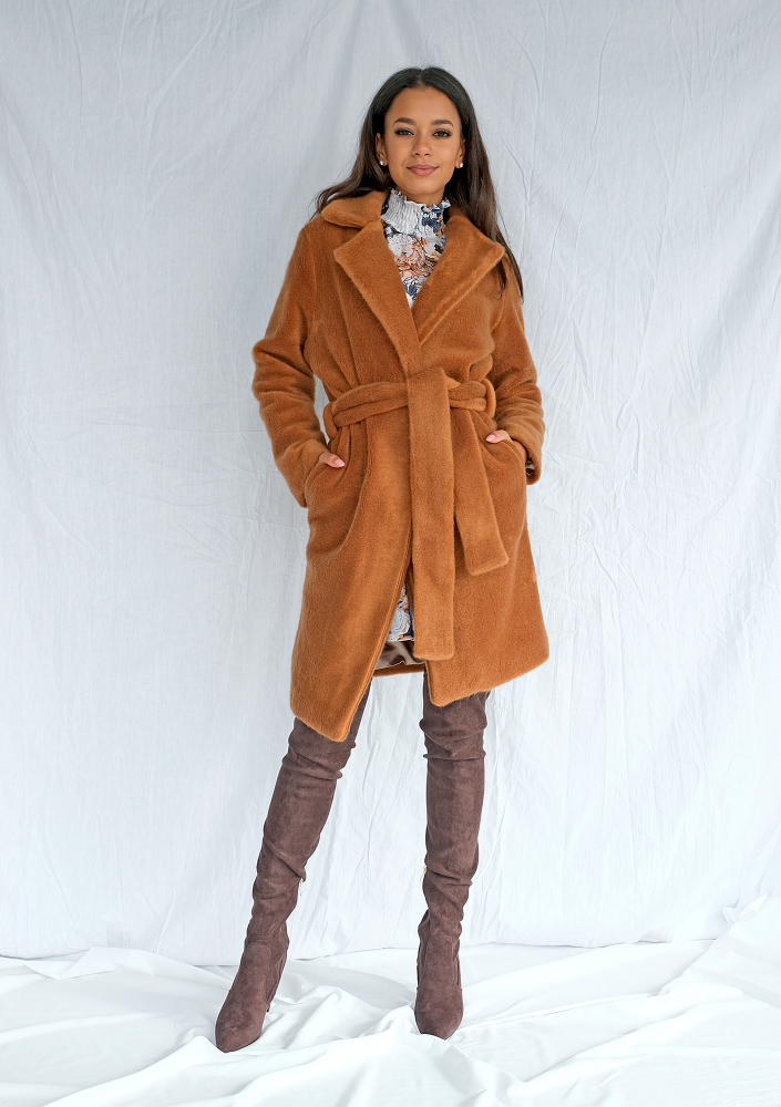 Klasyczny płaszcz wiązany w talii Miodowy