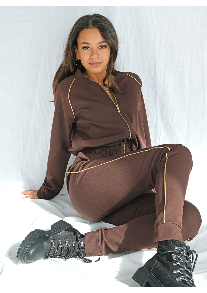 Czekoladowe spodnie ze złotym Lampasem