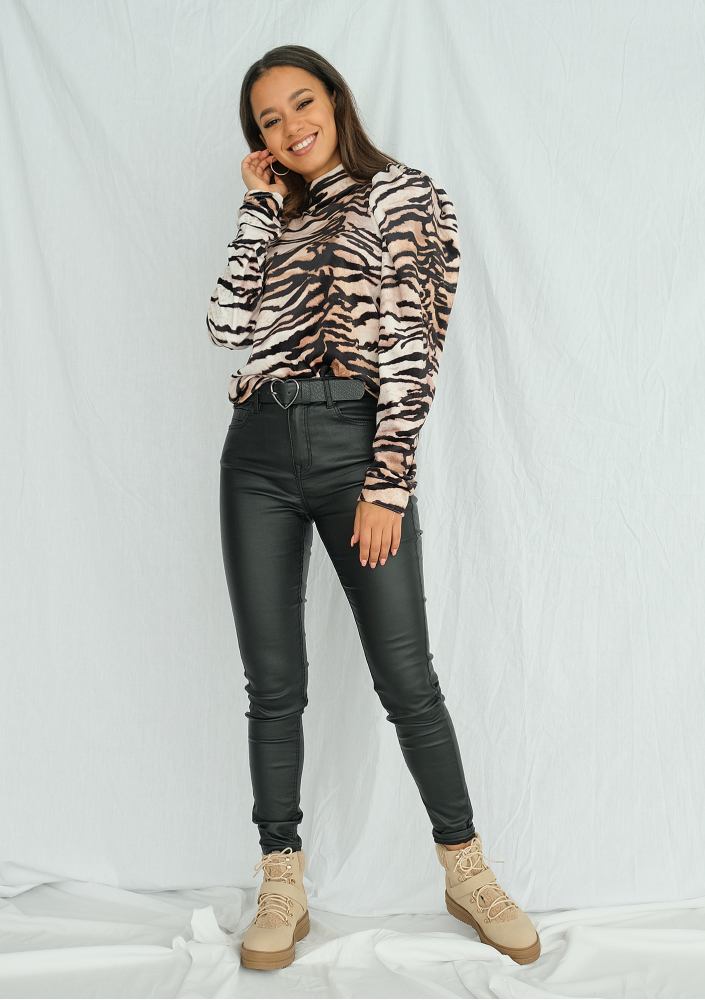 Bluza z bufką w zwierzęcy motyw