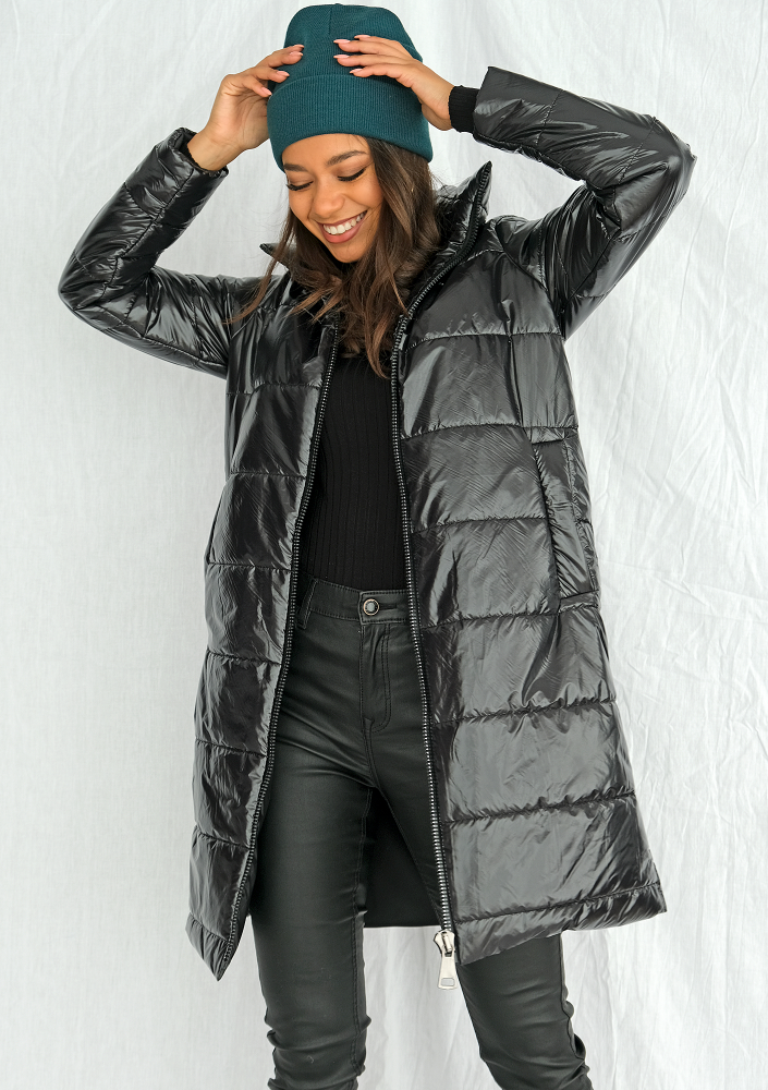 Pikowany płaszcz na stójce czarny ILM