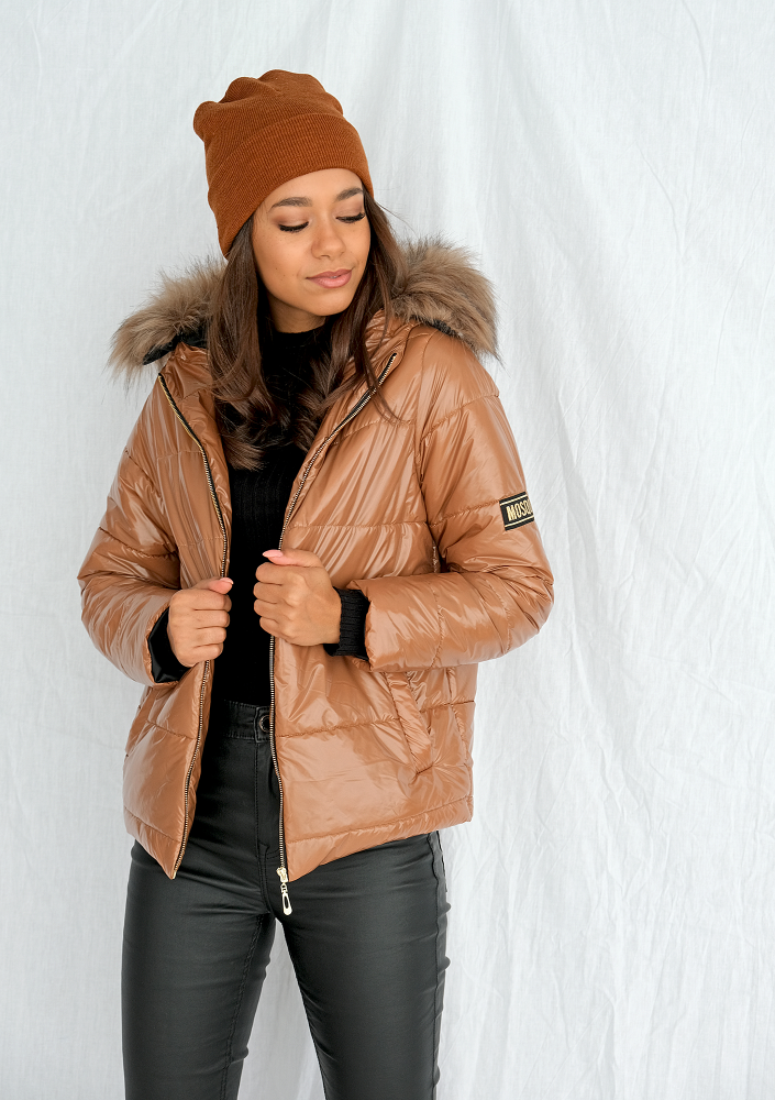Kurtka pikowana ze sztucznym futrem karmelowa ILM