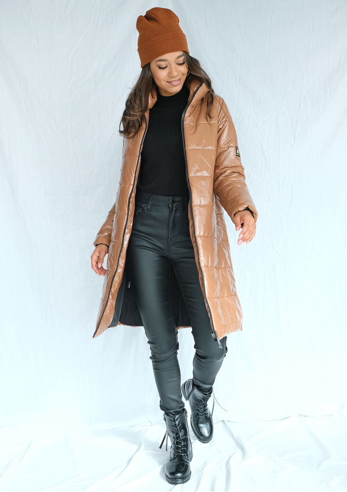 Pikowany płaszcz na stójce karmelowy ILM