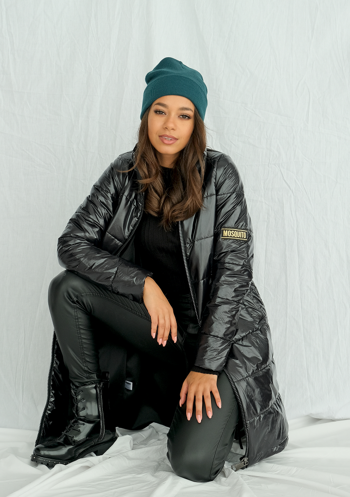 Pikowany płaszcz na stójce czarny ILM