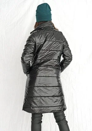 Pikowany płaszcz na stójce czarny ILM